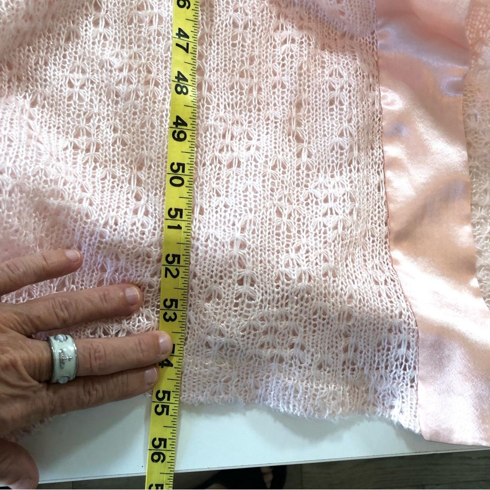 Natori Vintage Blush Pink Crochet Knit Long Robe Lace Size M - Picture 8 of 10
